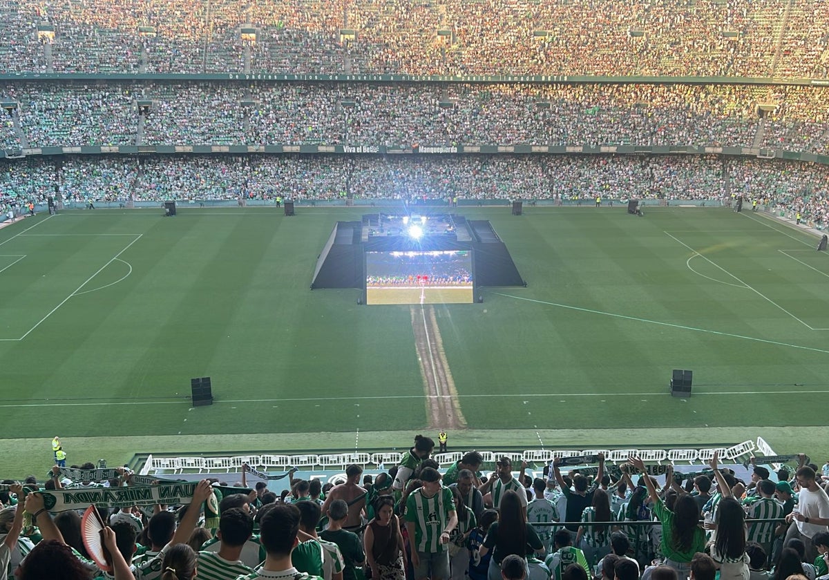 El Benito Villamarín ofreció un lleno espectacular para ver la final de la Conference entre el Betis y el Chelsea