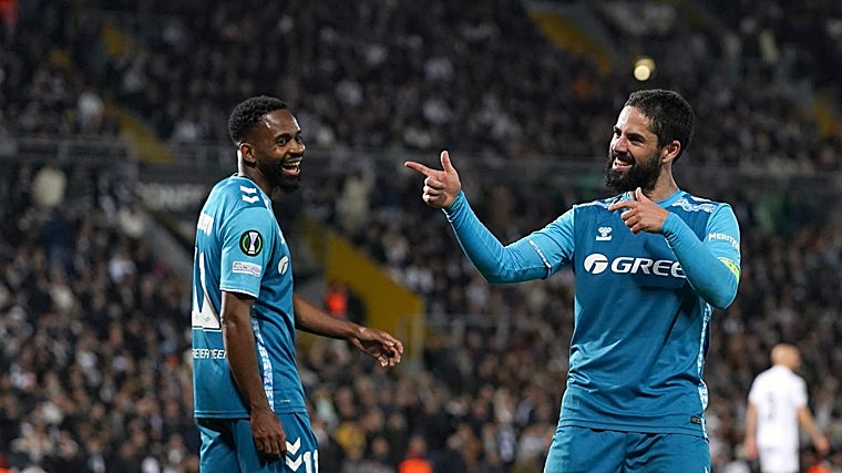 Celebración de Isco en el cuarto gol del Betis firmado en Guimaraes que daba su plaza a cuartos