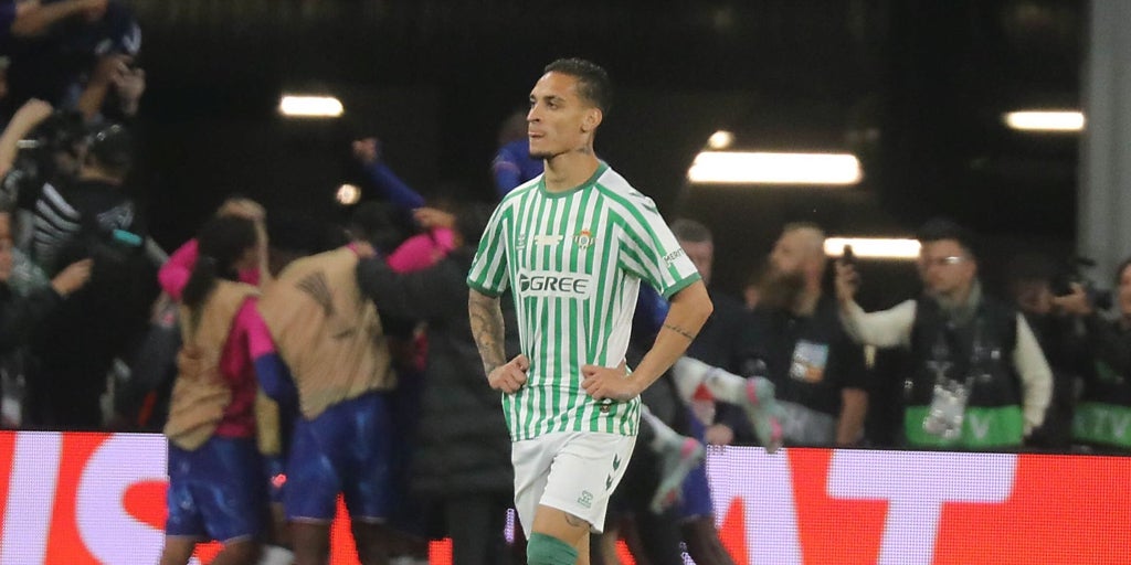 Antony y sus opciones de seguir en el Betis: «Confío en que sí»