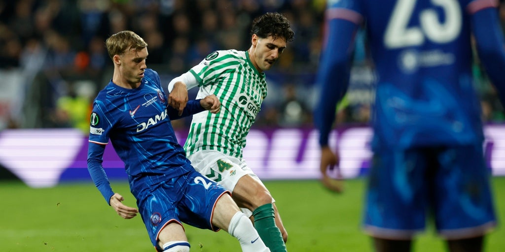Sin acuerdo con el betis, el atlético de madrid lidera la carrera por johnny cardoso