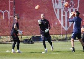 Nyland repasa la temporada del Sevilla: «Hemos tenido algunos éxitos, pero se han visto ensombrecidos por varias decepciones»