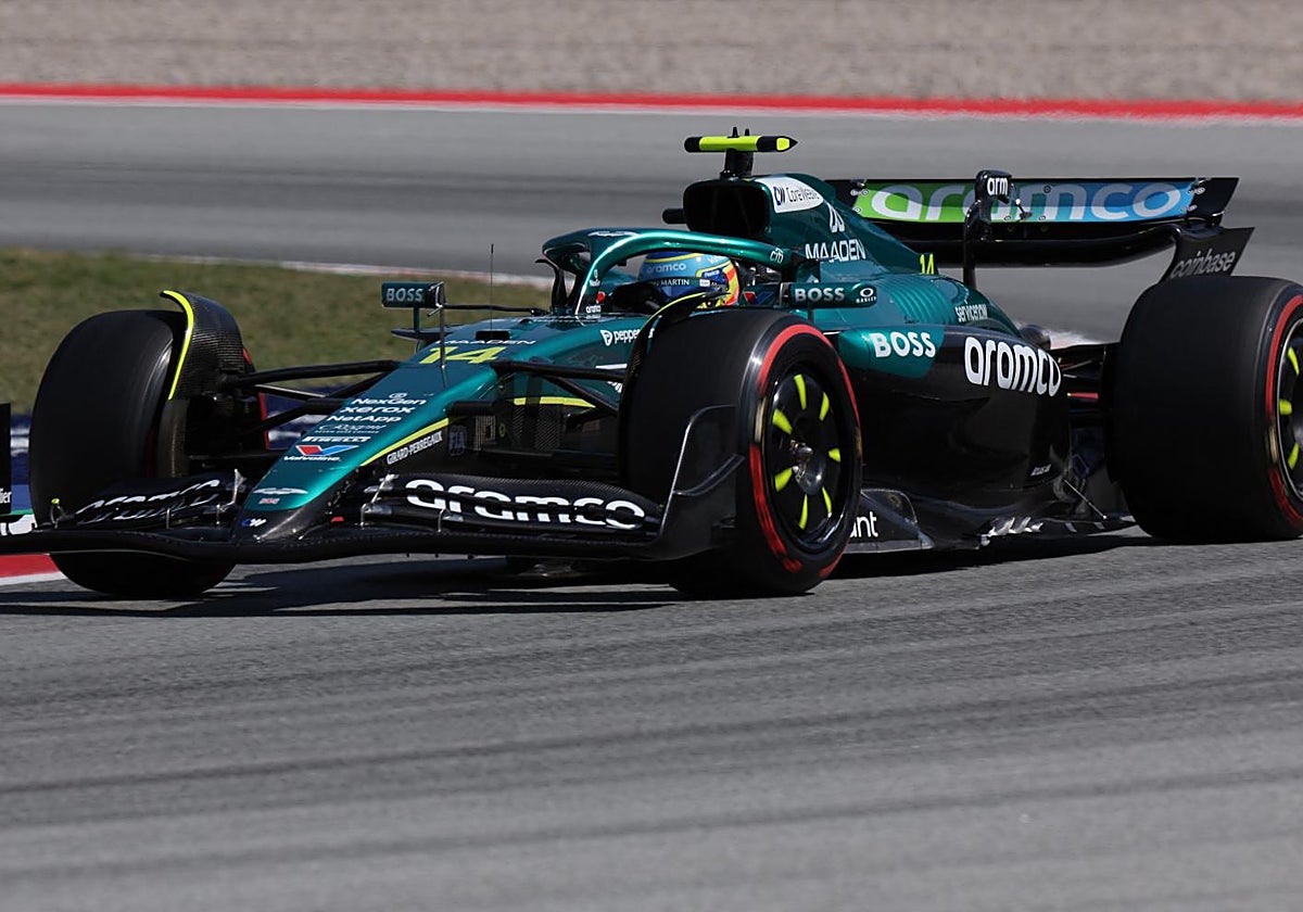 Alonso rueda sobre el asfalto de Montmeló