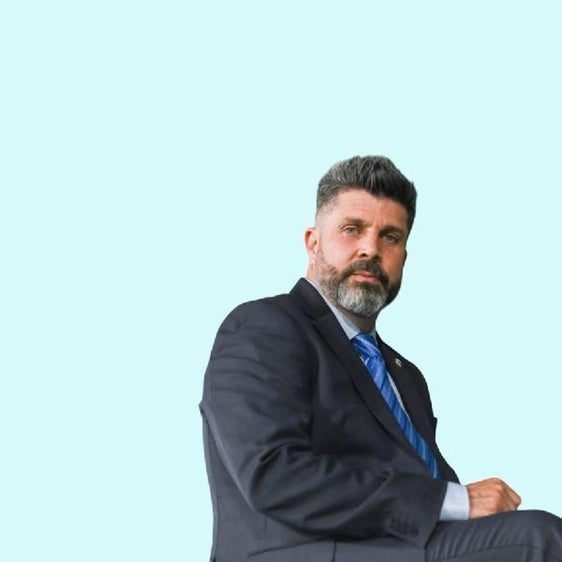 Bragarnik, el peculiar presidente representante que devuelve al Elche a Primera