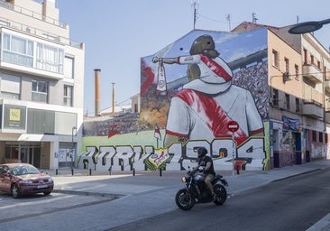 Vallecas festeja al Rayo: la vida pirata digiere feliz su viaje por Europa