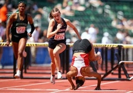 La victoria más surrealista y acrobática en la historia del atletismo