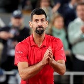 Emotiva despedida de Roland Garros a Djokovic, por si acaso: «Quiero seguir, pero no sé qué pasará»