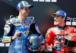 Nueva victoria al esprint de Marc Márquez en un podio completamente español