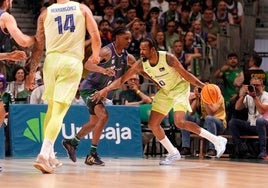 Punter, en acción durante el partido