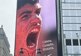 La prensa internacional corona a Alcaraz como rey de París... y del mundo