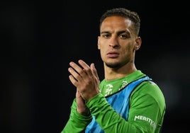 El Betis viaja a Mánchester para reunirse con el United por Antony