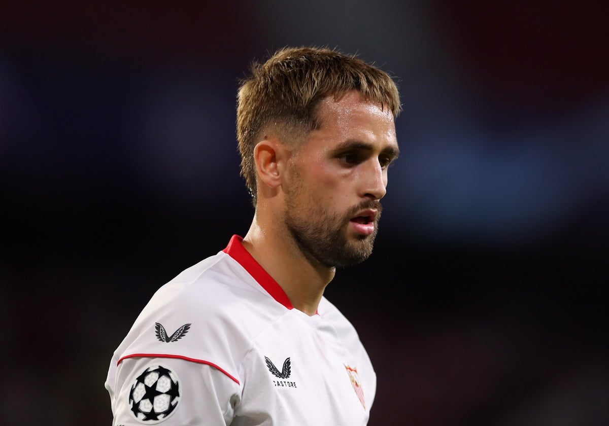 Adnan Januzaj, con la camiseta del Sevilla en un partido Champions
