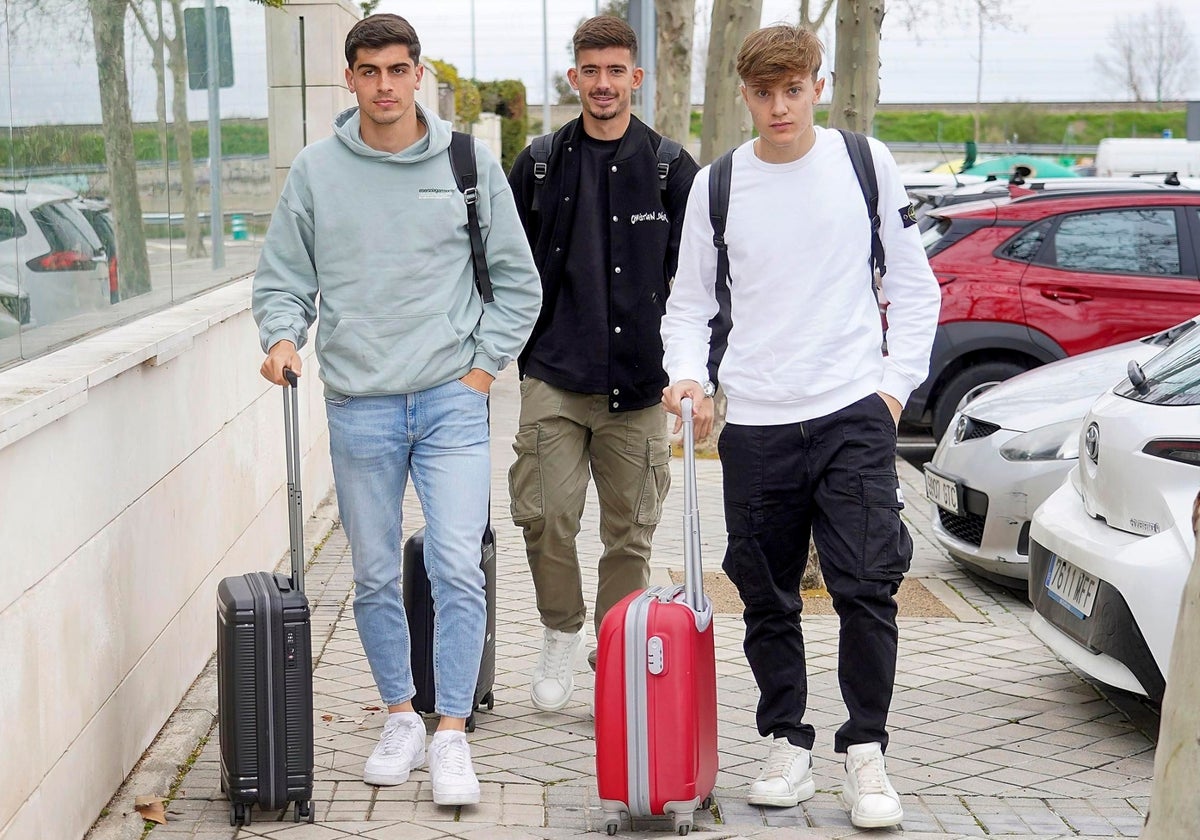Juanlu Sánchez, Kike Salas y Jesús Rodríguez con la sub-21