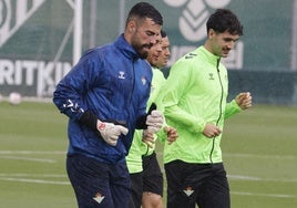 El Betis plantea al meta Guilherme la renovación antes de una cesión