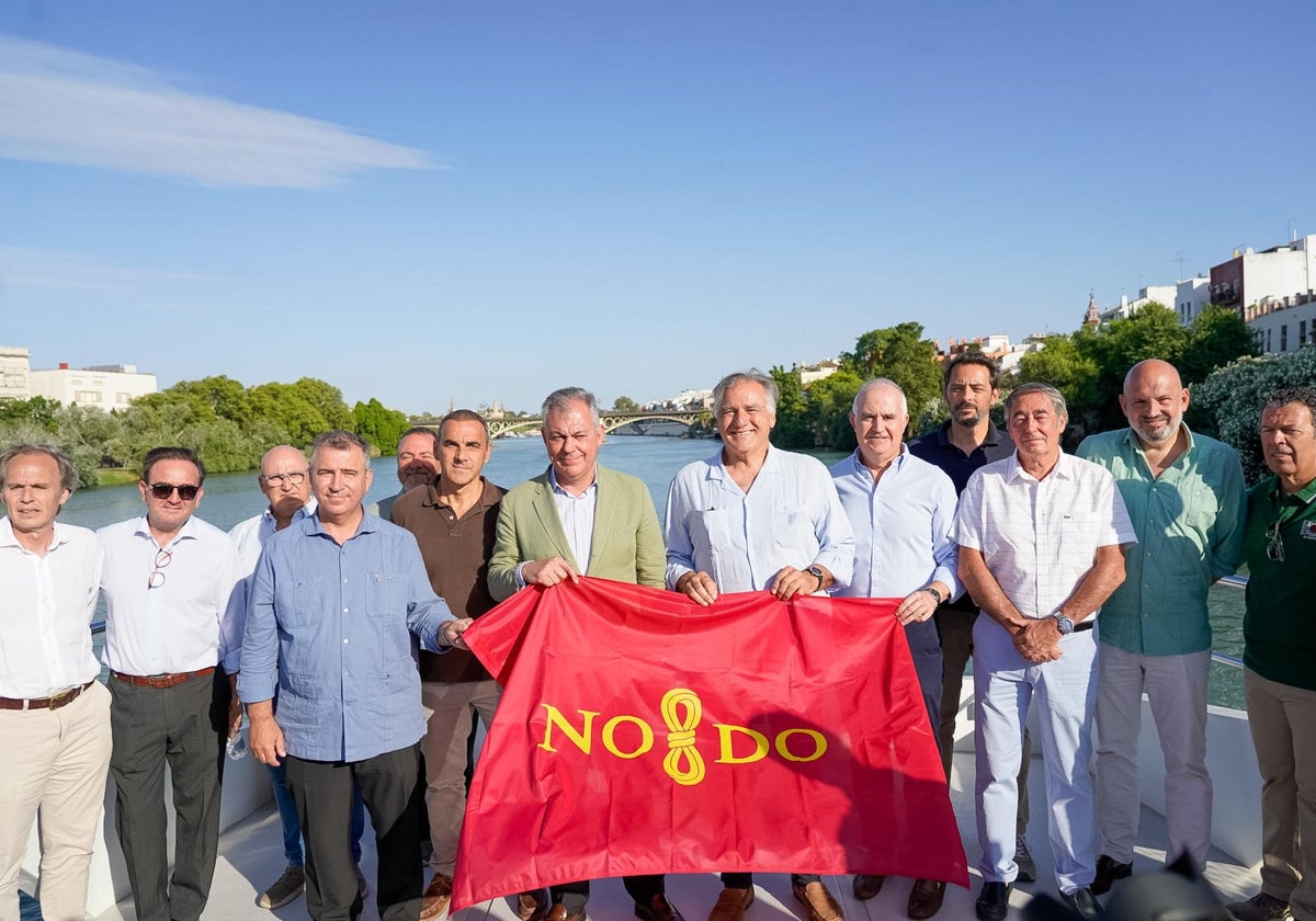 El alcalde de Sevilla, José Luis Sanz, ha informado este martes de los avances organizativos de la Copa del Mundo de Remo