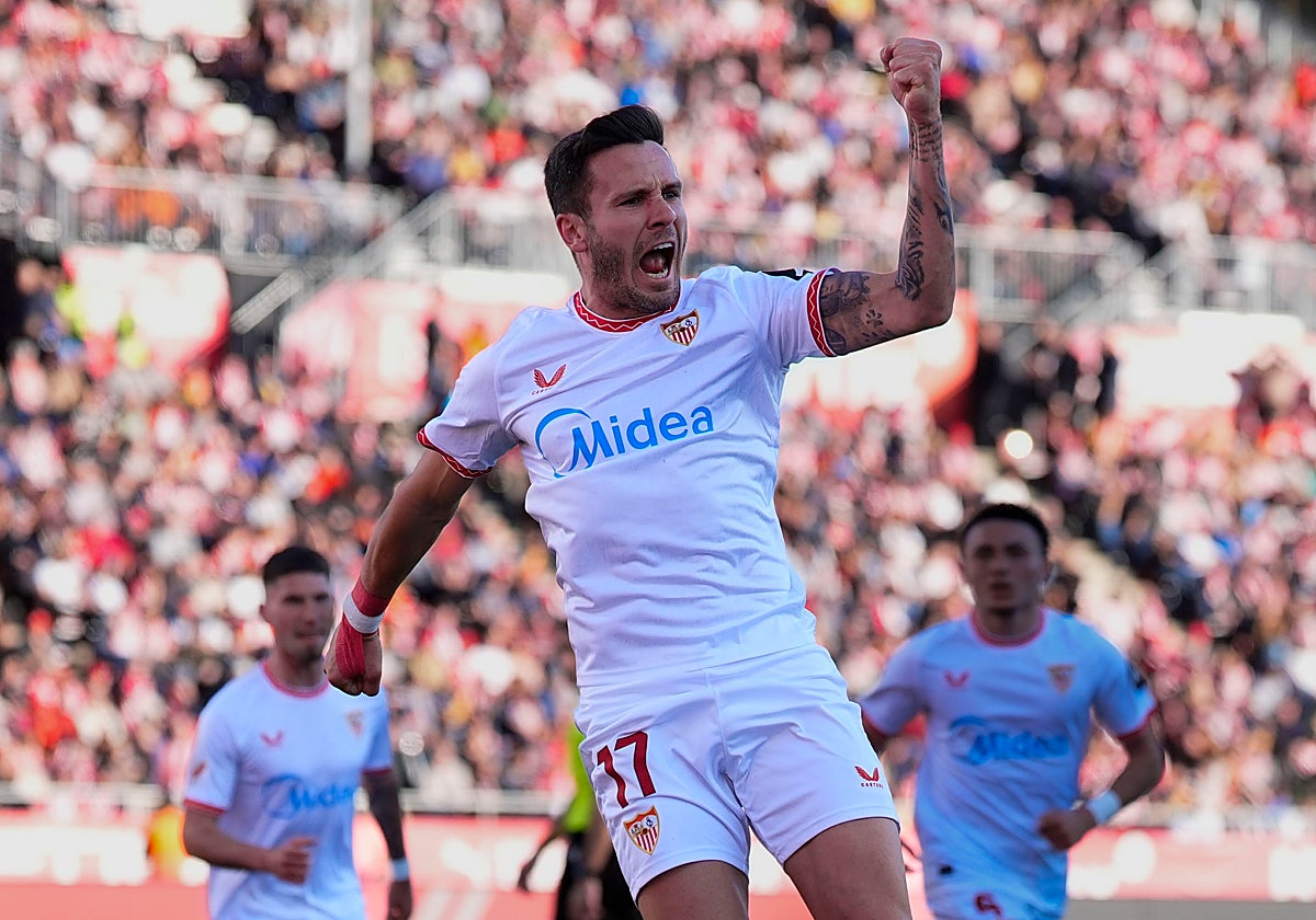 Saúl Ñíguez celebra un gol con el Sevilla.