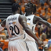 El Real Madrid, contundente campeón de liga al imponer su criterio en La Fonteta