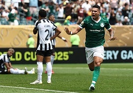 Paulinho derriba el muro del campeón