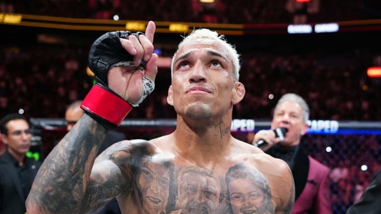 Charles Oliveira tras uno de sus combates