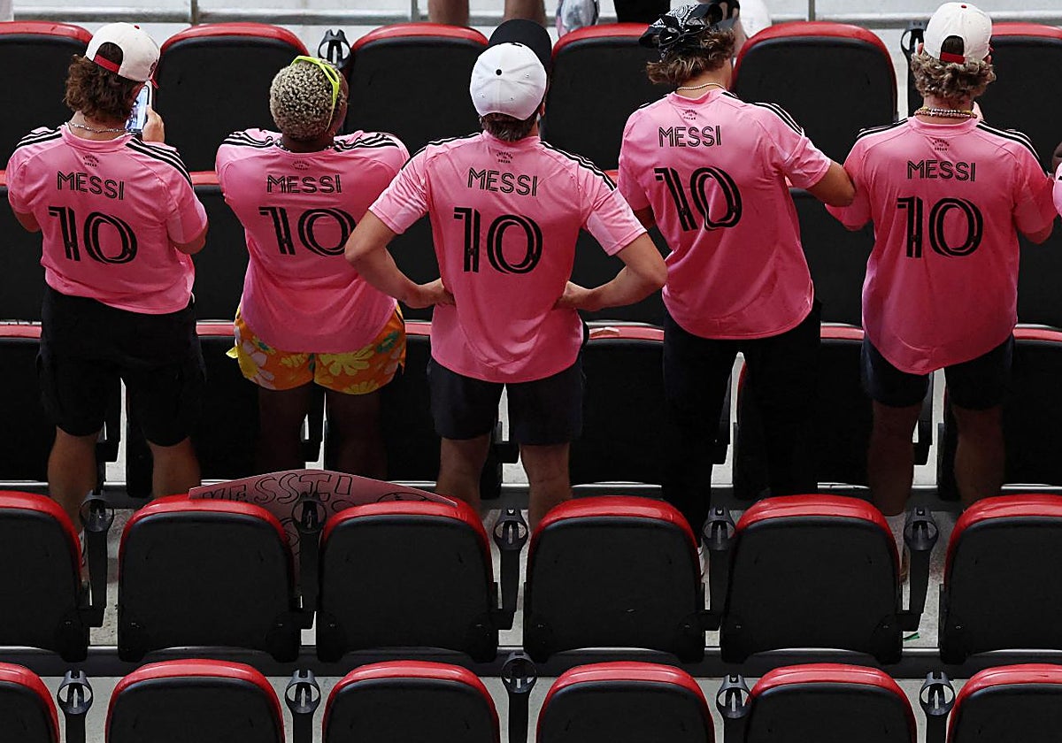 Aficionados del Inter de Miami durante el partido ante el PSG