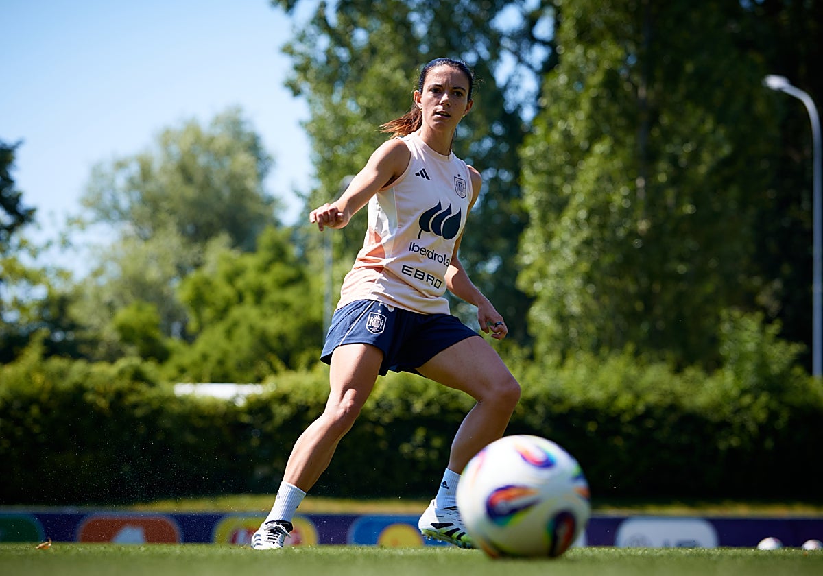 Aitana Bonmatí realiza trabajo de campo en Lausana