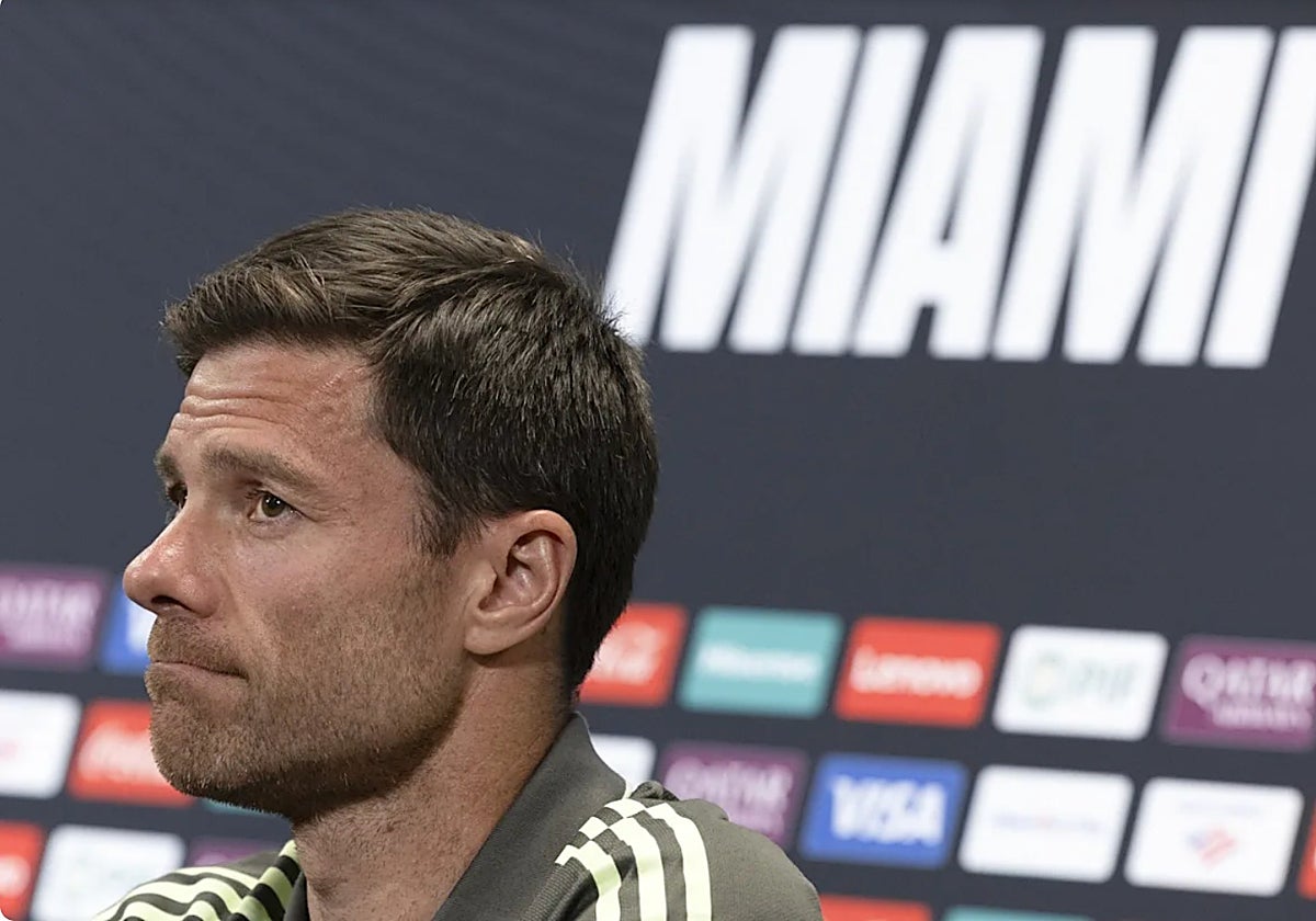 Xabi Alonso, en la sala de prensa del Hard Rock Stadium