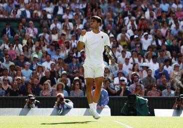 Alcaraz supera con solvencia a un Tarvet sin complejos y avanza a la tercera ronda