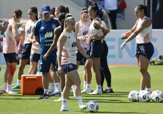 Athenea: «Sí necesitamos entrenador o entrenadora; estamos a muerte con Montse»
