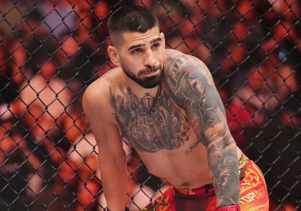 Ilia Topuria antes de comenzar su combate contra Charles Oliveira