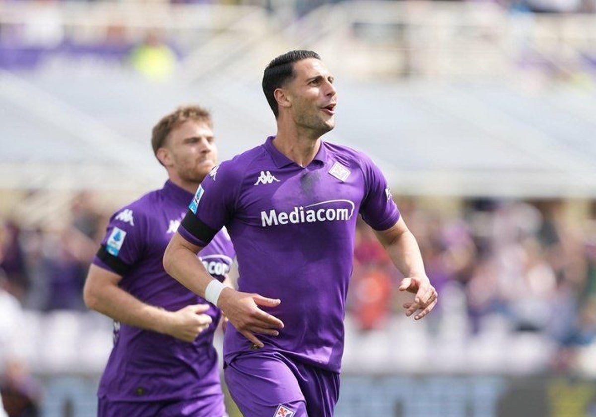 Mandragora celebra un gol con la Fiorentina