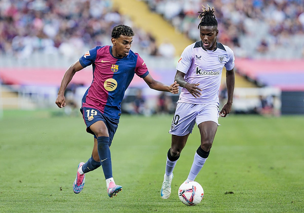 Nico Williams, ante Lamine Yamal en un Barcelona-Athletic Club