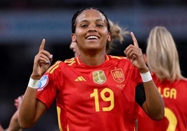 Vicky López celebra su gol ante Portugal