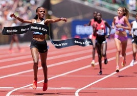 Kipyegon y Chebet destrozan los récords mundiales de 1.500 y 5.000 en Oregon
