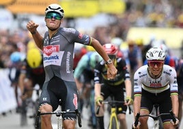Van der Poel supera a Pogacar en el repecho final de Boulogne-sur-Mer