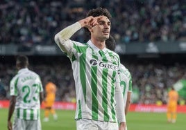 Johnny Cardoso hace el saludo militar para celebrar su gol al Real Madrid el pasado mes de marzo