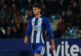 Álex Costa, con la camiseta de la Ponferradina