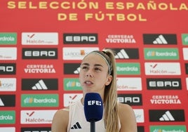 Athenea de Castillo en rueda de prensa