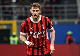 Santi Giménez, jugador del Milán