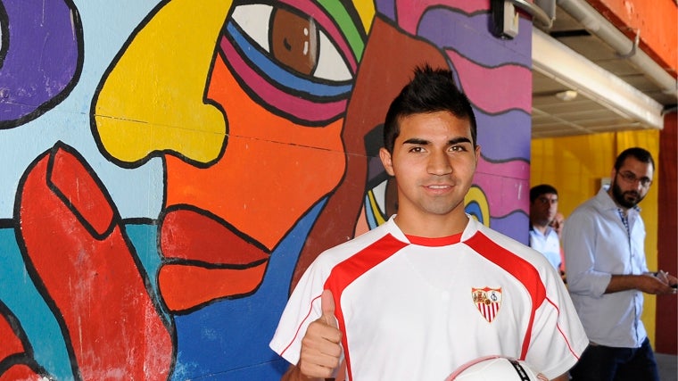 Gabriel Suazo se une a la lista de chilenos que han vestido la camiseta sevillista