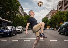 Juan Gómez-Jurado: «Para ser periodista deportivo hay que estar algo tarado»