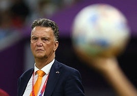 Louis Van Gaal firma su mejor victoria: el técnico neerlandés  deja atrás el cáncer