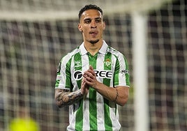 Antony 'deja' al Betis en sus redes sociales
