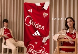 Imagen promocional de la web del Sevilla con su segunda camiseta