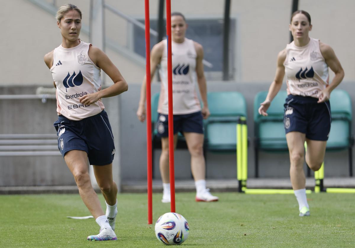 Laia Aleixandri durante un entrenamiento de la selección española en Suiza