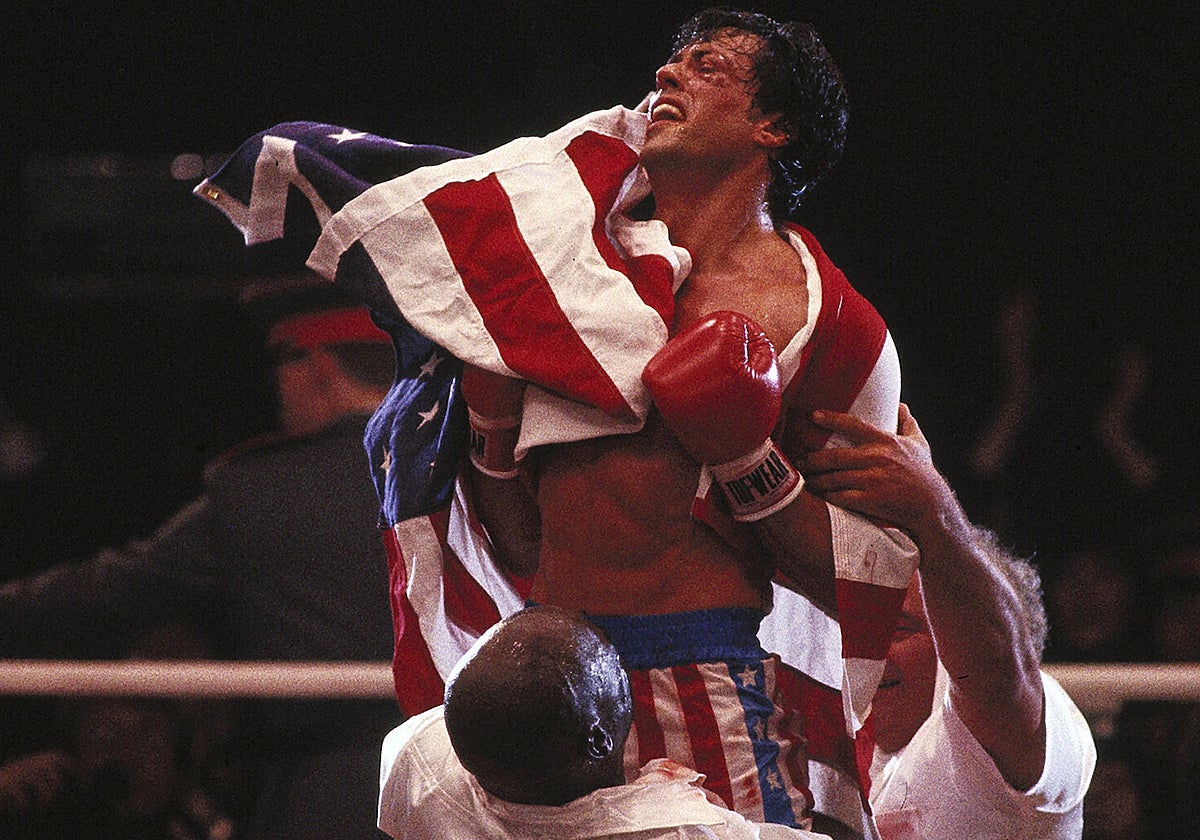 Rocky Balboa celebrando su victoria ante Iván Drago