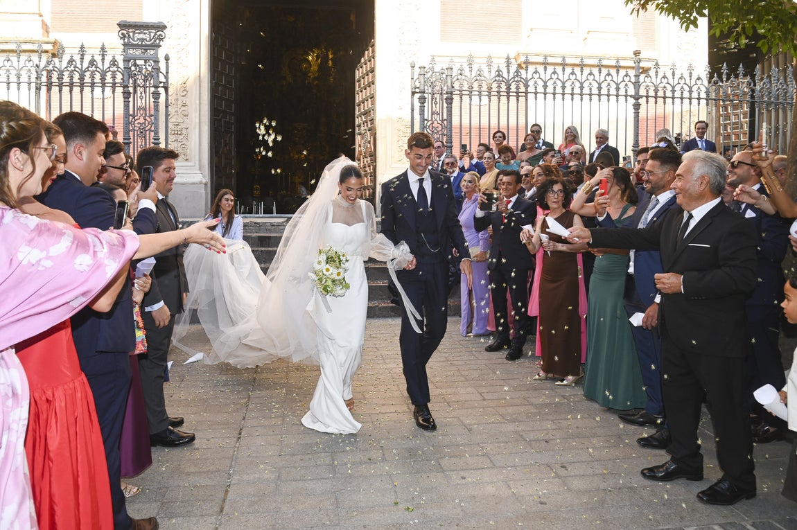 La boda de Fabián Ruiz en la iglesia del Salvador de Sevilla, en imágenes