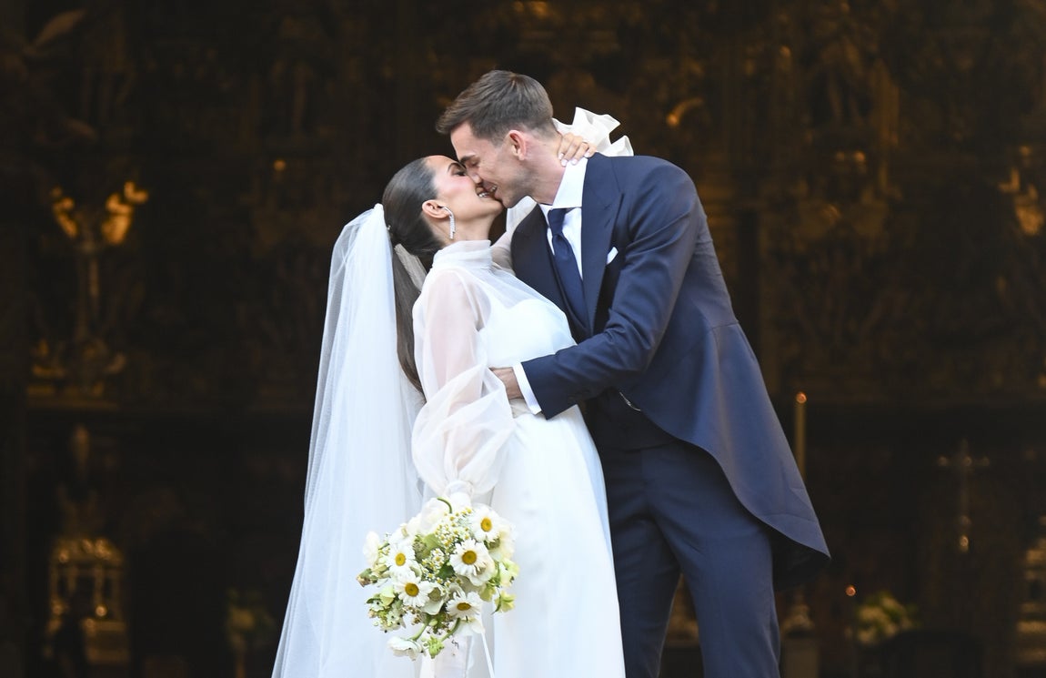 La boda de Fabián Ruiz en la iglesia del Salvador de Sevilla, en imágenes