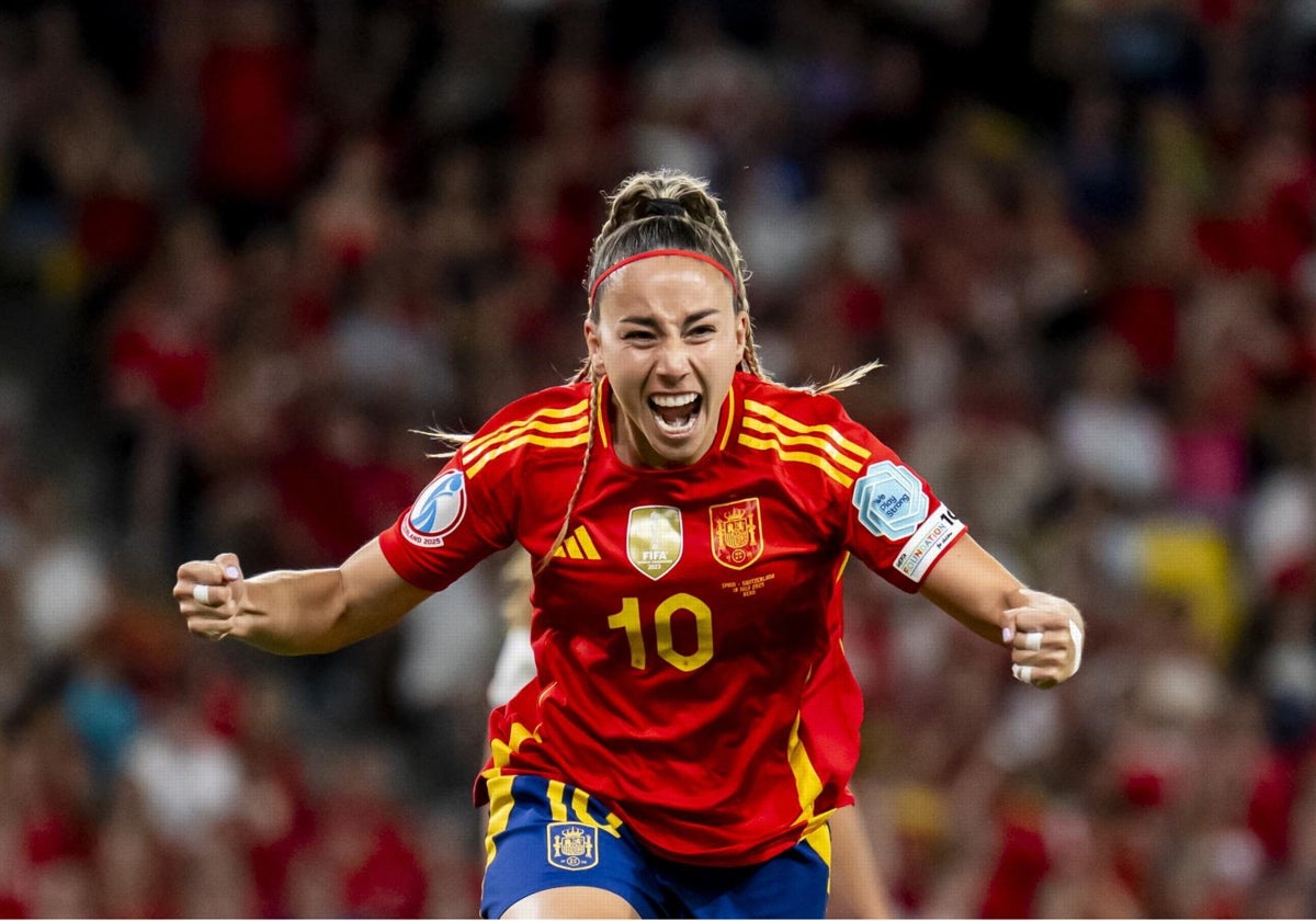Athenea celebra su gol ante Suiza