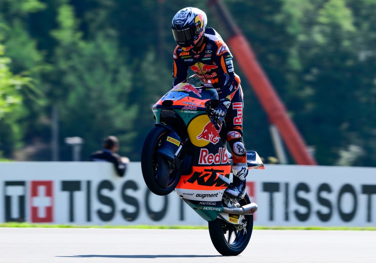 José Antonio Rueda, con su KTM en el circuito de Brno al culminar la sesión clasificatoria