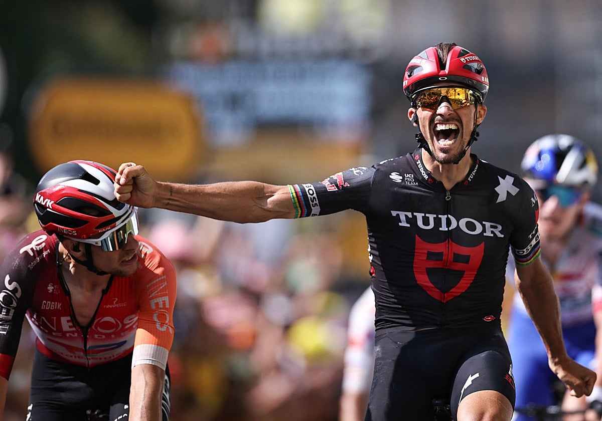 La celebración de Alaphilippe al cruzar la meta