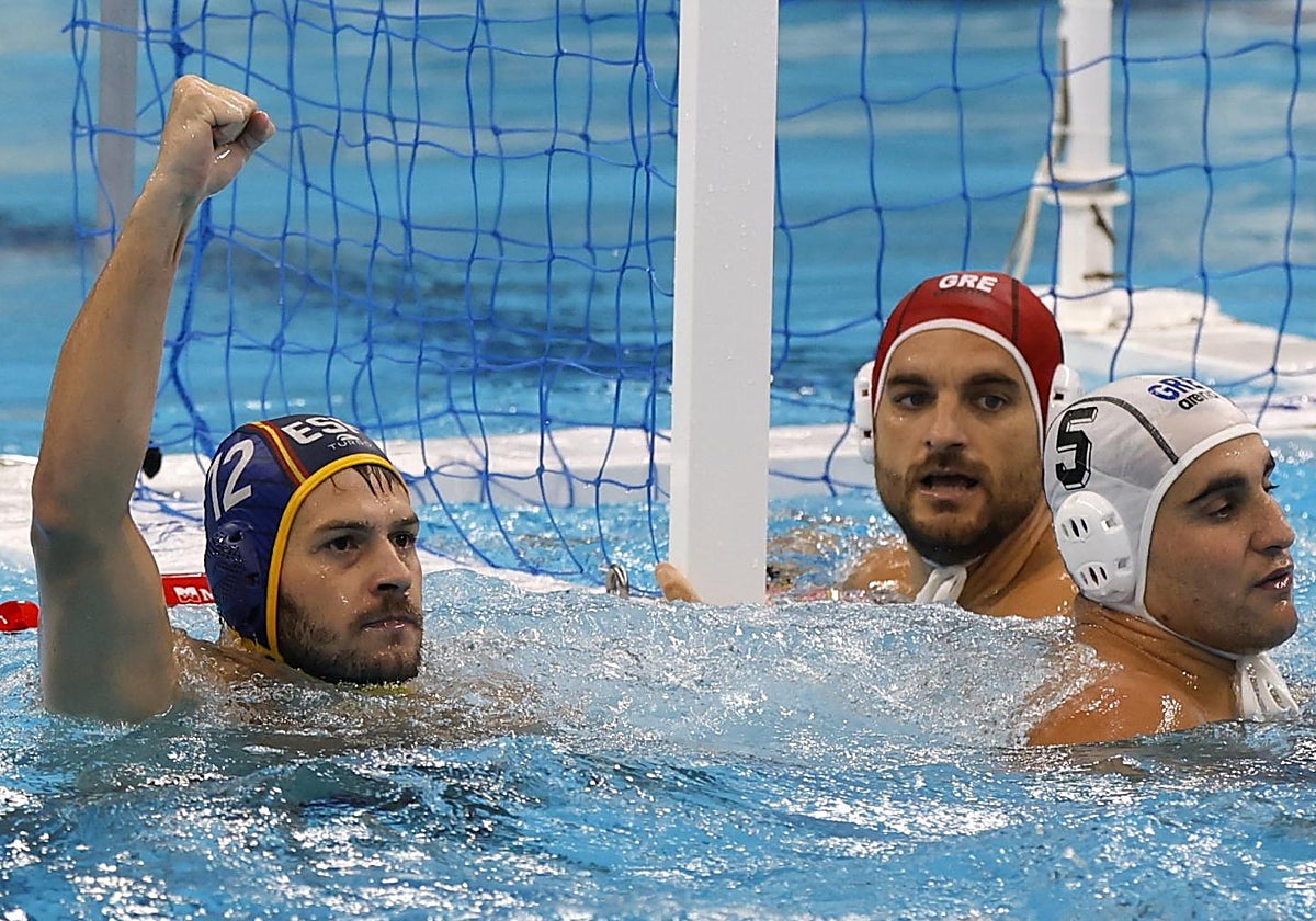 Javi Bustos, celebrando un gol a Grecia